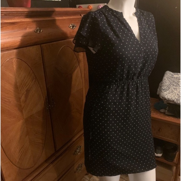 H&M -short , V neck, cap sleeve black speckled dress - Picture 2 of 5